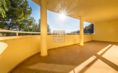 A spacious and attractive apartment in Altea Hills.